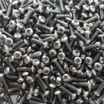 gr5 pritrdilni element iz titanove zlitine za industrijski vijak m4x10