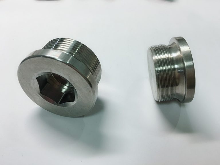 po naročilu vijak iz nerjavečega jekla s ključem ss