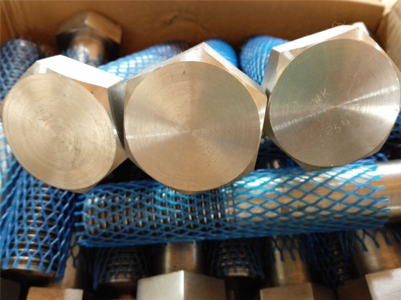 veliki dovodni mehanski pritrdilni elementi, visoko pritrdilni vijak in matica